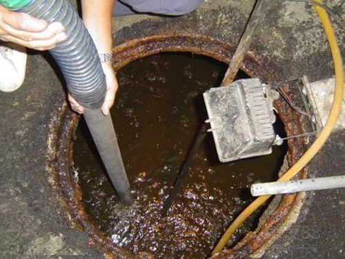 乌尔禾隔油池清理