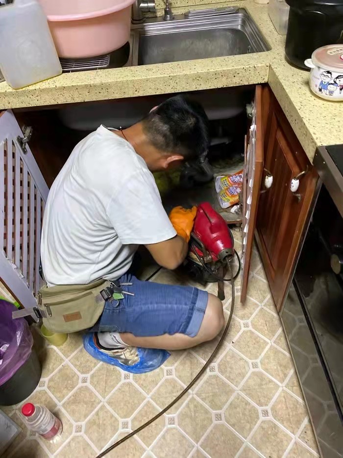 乌尔禾通下水道