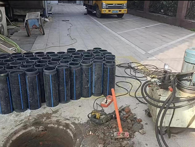 乌尔禾PE置换管厂家 DN315置换管 非开挖管短管置换